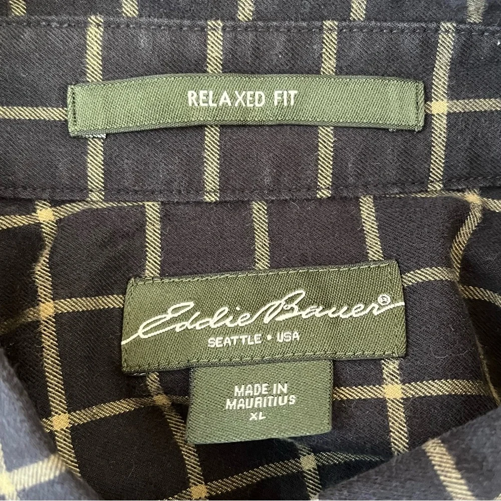 Eddie Bauer Button-Down - Picture 5 of 9